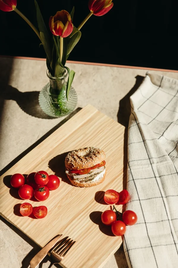 Bagel de pollo finas hierbas, queso y tomate seco (15- 20 - 25 uds)